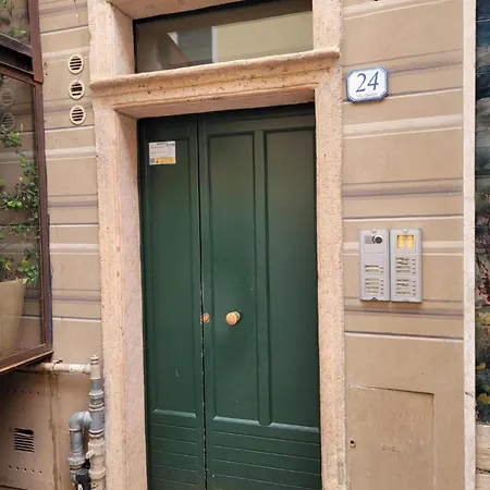 Centro Storico Con Ascensore E Posto Auto *